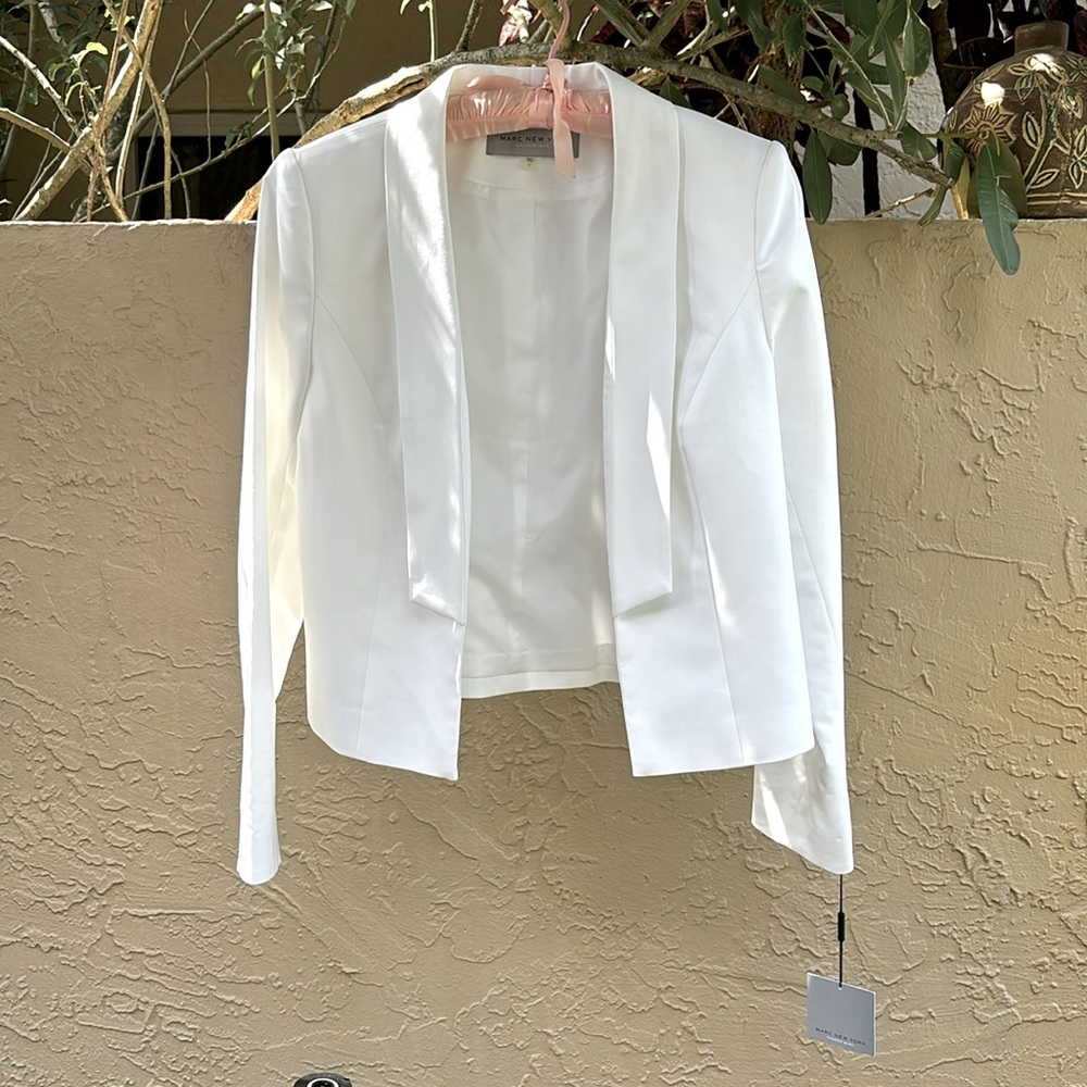 Marc New York. Andrew Marc white tuxedo jacket. NWT. Size 12